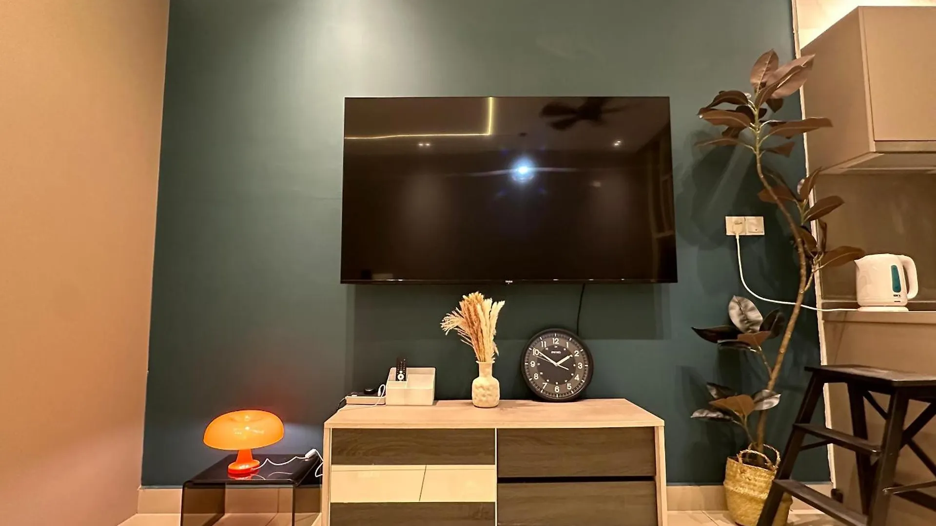 ג'והור בהרו Twingalaxy Guesthouse Free Carpark